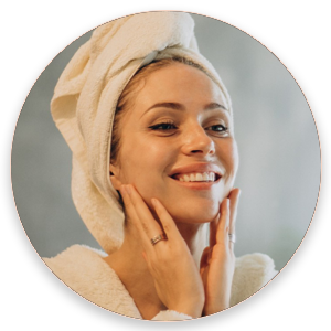 Hydrates and nourishes the skin deeply with Glycerin for a healthy glow.