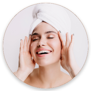 Fades stubborn discoloration and blemishes with Tranexamic Acid.